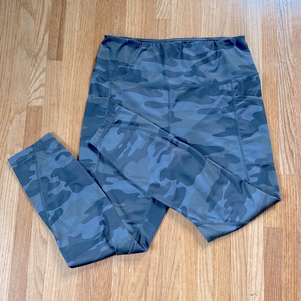 Reebok 7/8 camouflage leggings with side pockets